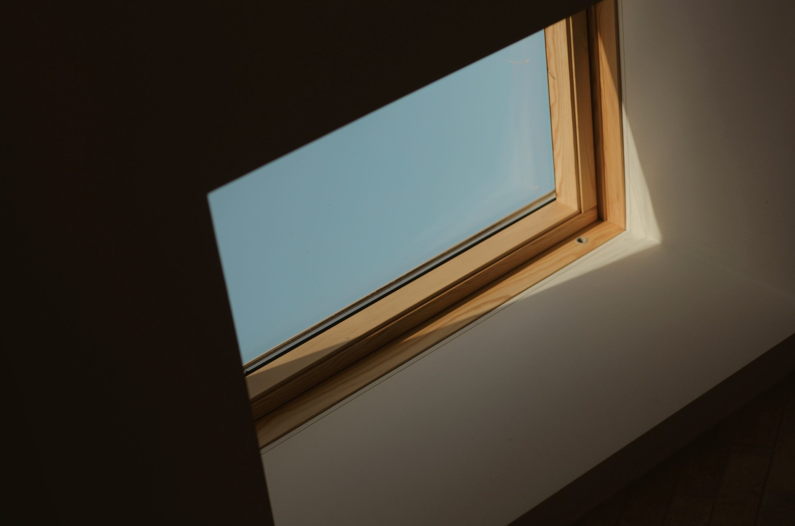Featured Image for: Benefits of a Skylight Window For Winter